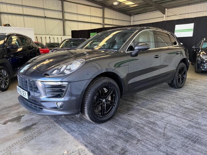 Porsche Macan - Image 18