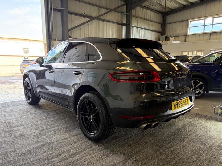 Porsche Macan - Image 19