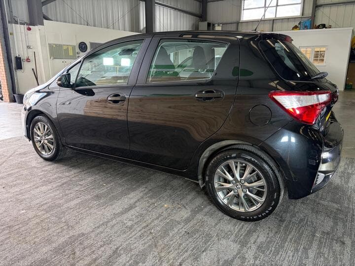 Toyota Yaris - Image 19