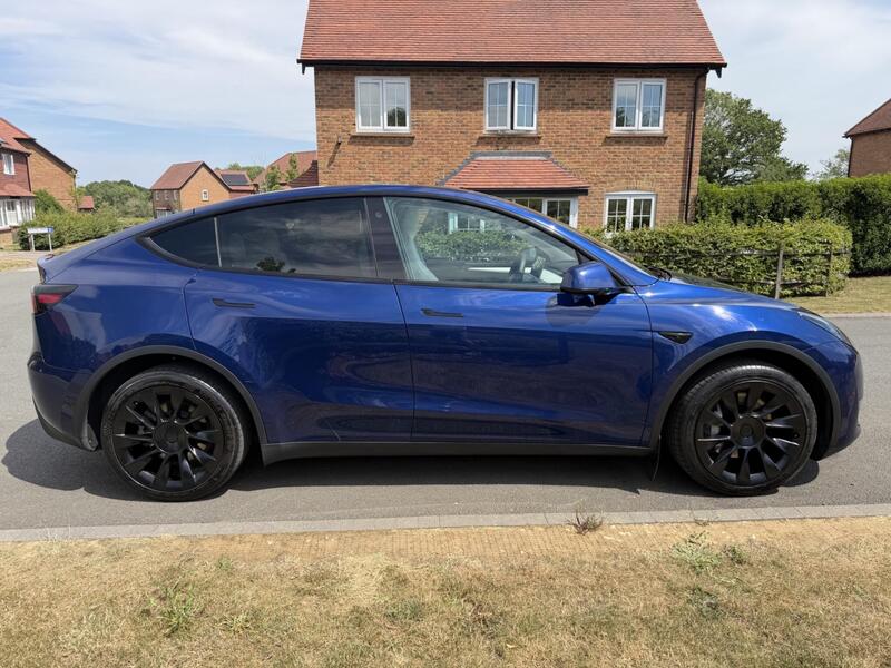 Tesla Model Y - Image 8