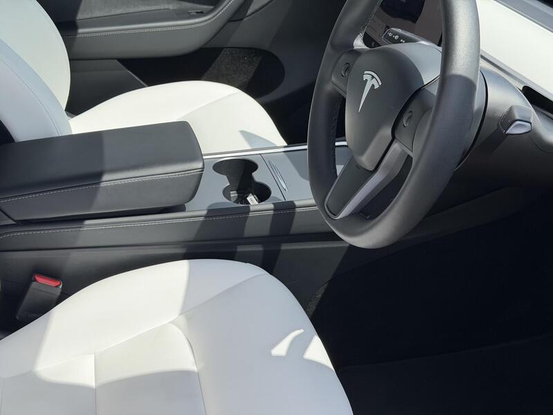 Tesla Model Y - Image 9