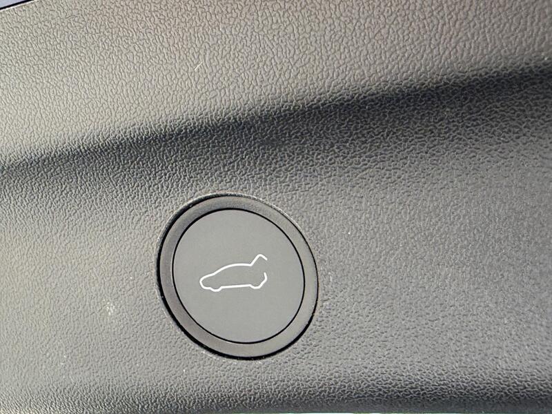 Tesla Model Y - Image 16