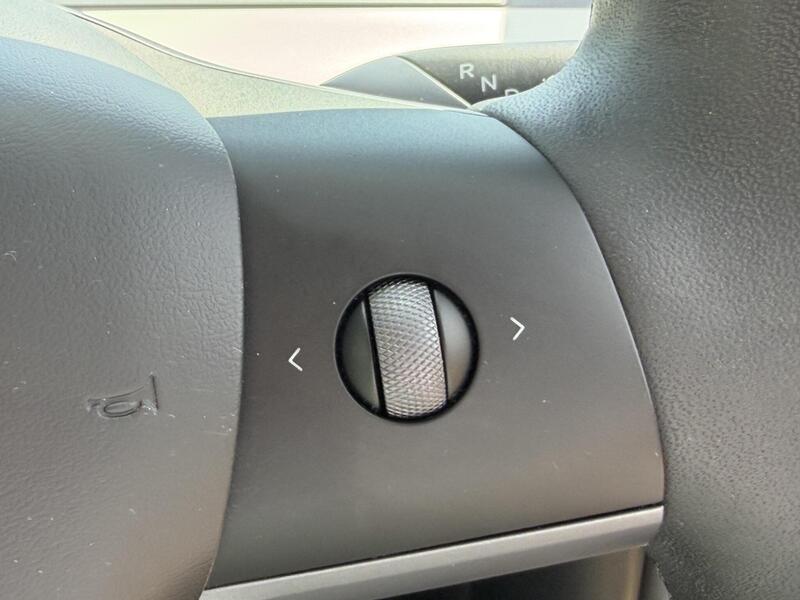 Tesla Model Y - Image 19