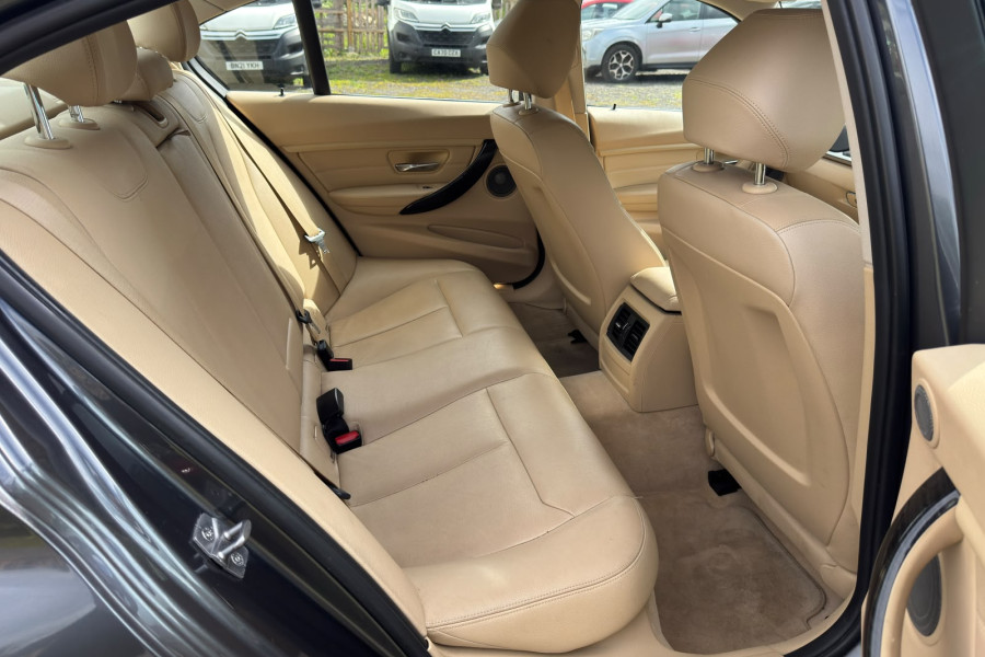 Bmw 3 Series - Image 12