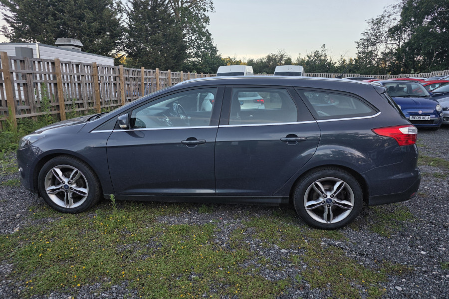 Ford Focus - Image 7
