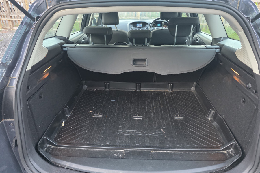 Ford Focus - Image 10