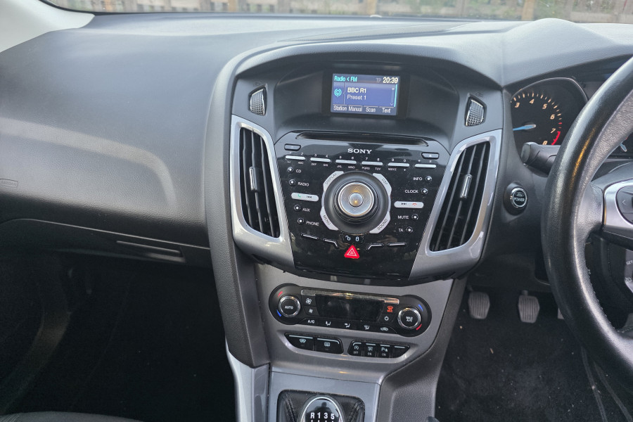 Ford Focus - Image 14