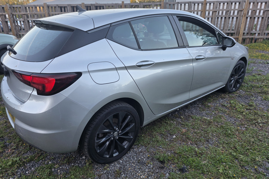 Vauxhall Astra - Image 2