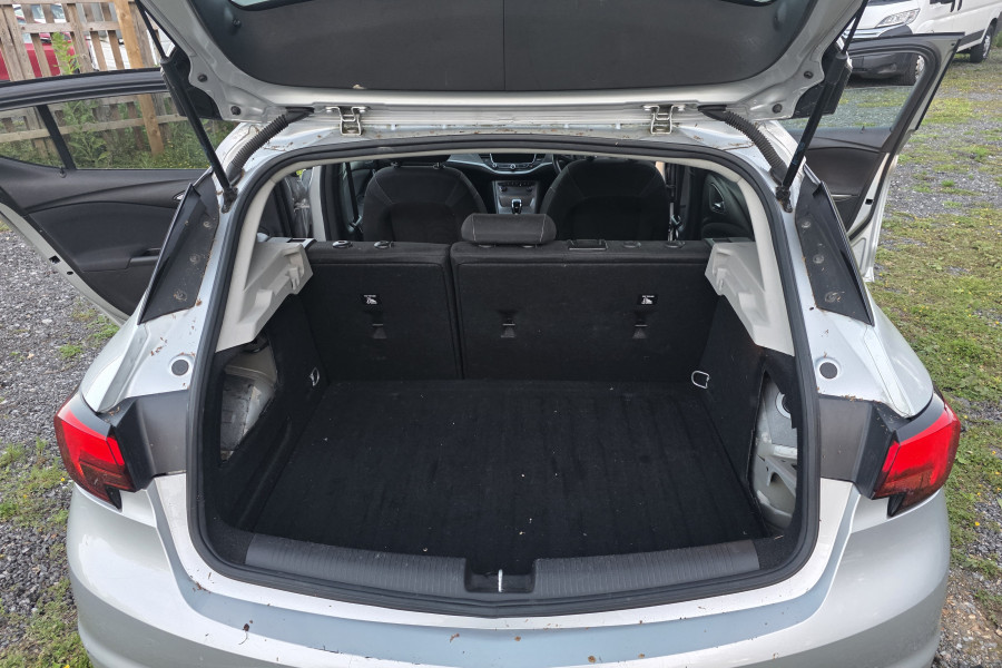 Vauxhall Astra - Image 9