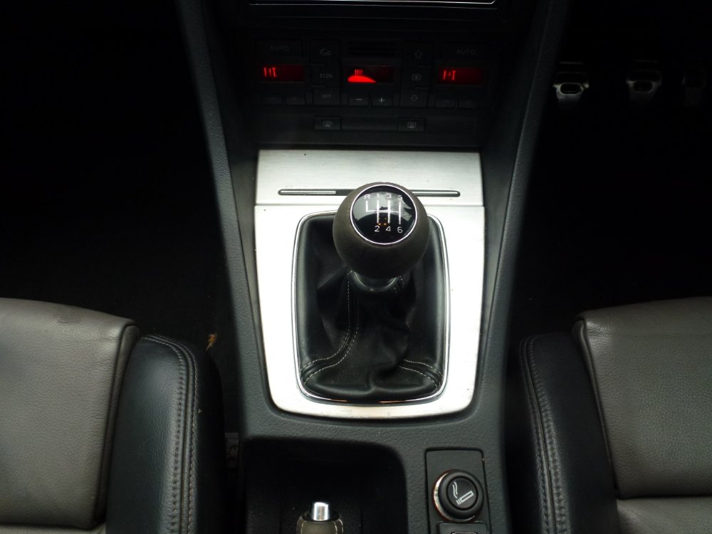 Audi A4 Avant 2.0 TDI S line Special Edition Estate 5dr Diesel Manual (154 g/km, 168 bhp) - Image 15