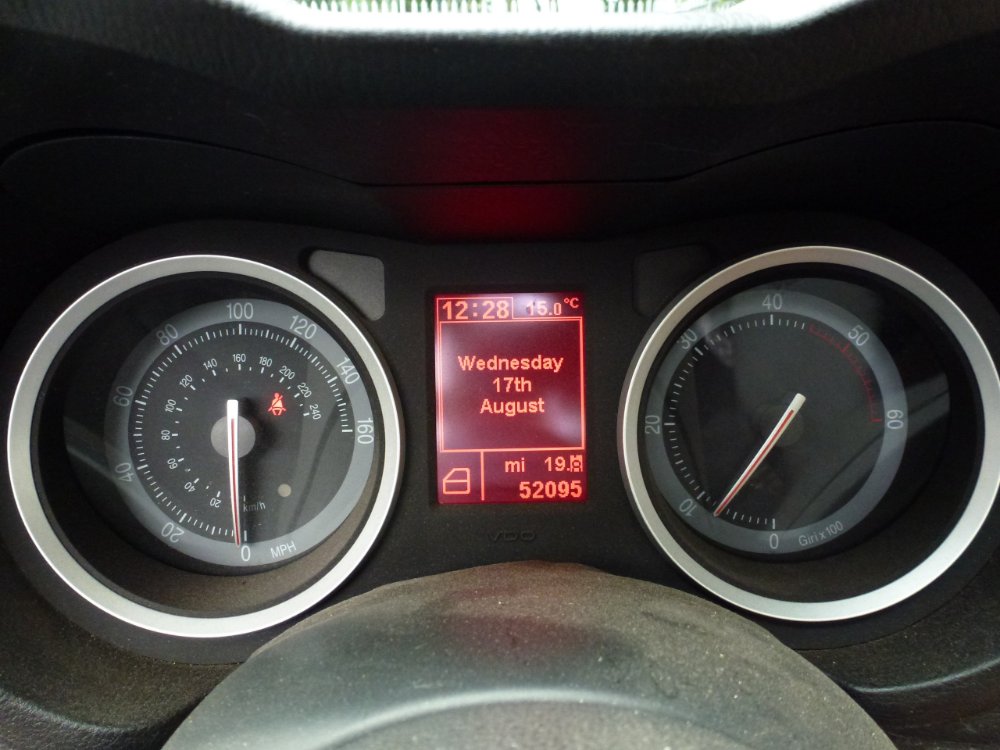 Alfa Romeo Spider 2.4 JTDM Convertible 2dr Diesel Manual (179 g/km, 200 bhp) - Image 14