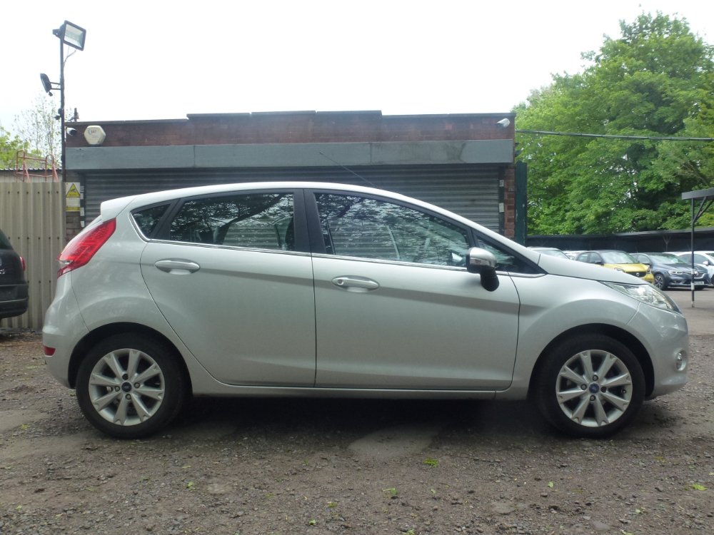Ford Fiesta 1.4 TDCi Zetec Hatchback 5dr Diesel Manual (110 g/km, 67 bhp) - Image 8