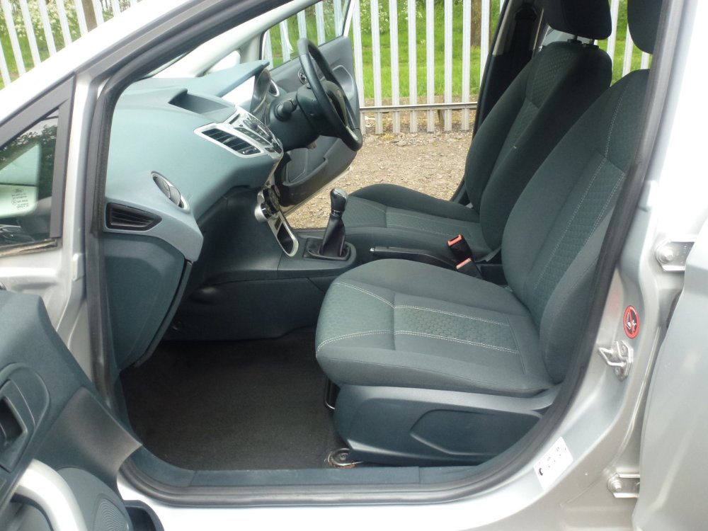 Ford Fiesta 1.4 TDCi Zetec Hatchback 5dr Diesel Manual (110 g/km, 67 bhp) - Image 11