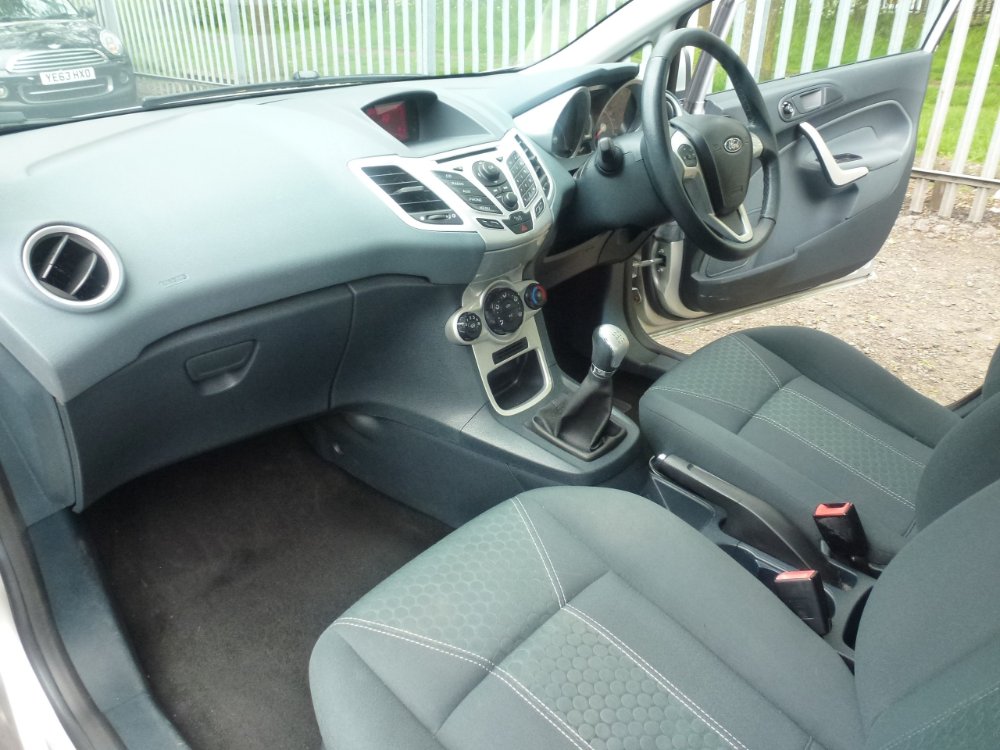 Ford Fiesta 1.4 TDCi Zetec Hatchback 5dr Diesel Manual (110 g/km, 67 bhp) - Image 16