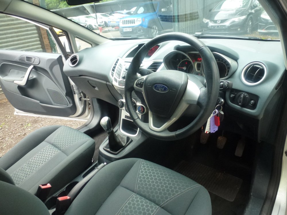 Ford Fiesta 1.4 TDCi Zetec Hatchback 5dr Diesel Manual (110 g/km, 67 bhp) - Image 17