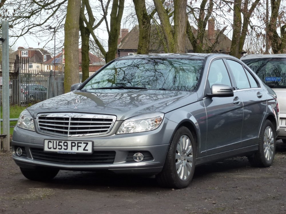Mercedes-Benz C Class 2.1 C200 CDI Elegance Saloon 4dr Diesel Auto Euro 4 (136 ps)