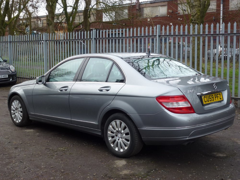 Mercedes-Benz C Class 2.1 C200 CDI Elegance Saloon 4dr Diesel Auto Euro 4 (136 ps) - Image 3