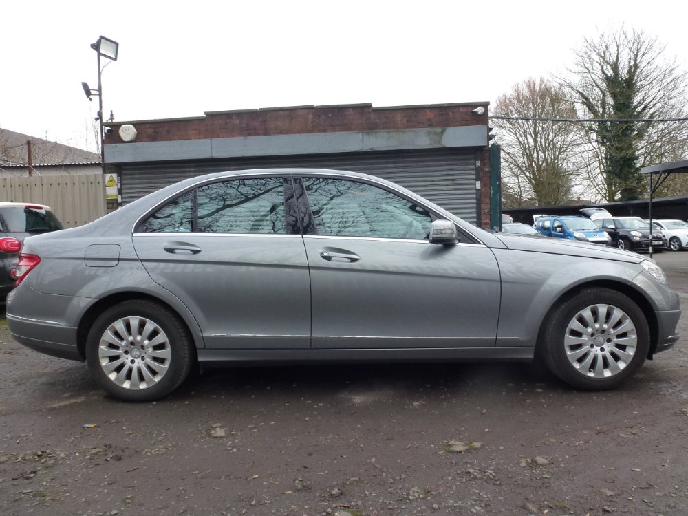 Mercedes-Benz C Class 2.1 C200 CDI Elegance Saloon 4dr Diesel Auto Euro 4 (136 ps) - Image 8