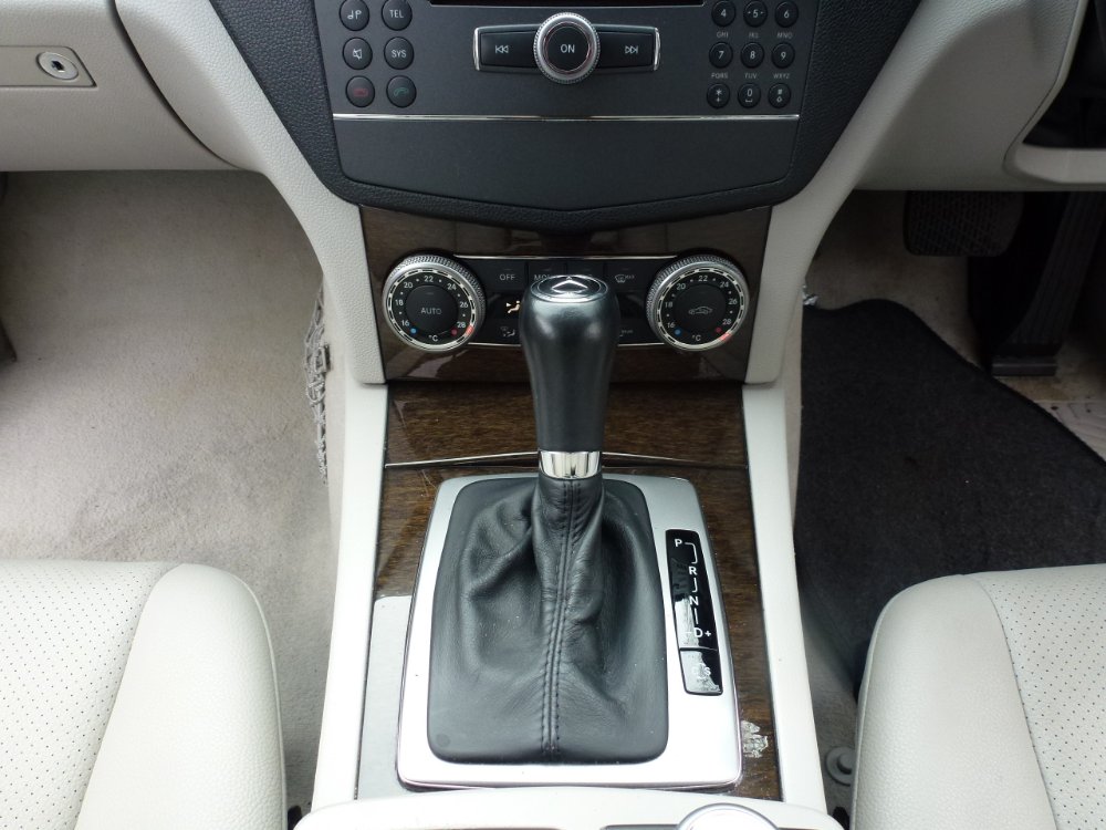Mercedes-Benz C Class 2.1 C200 CDI Elegance Saloon 4dr Diesel Auto Euro 4 (136 ps) - Image 15