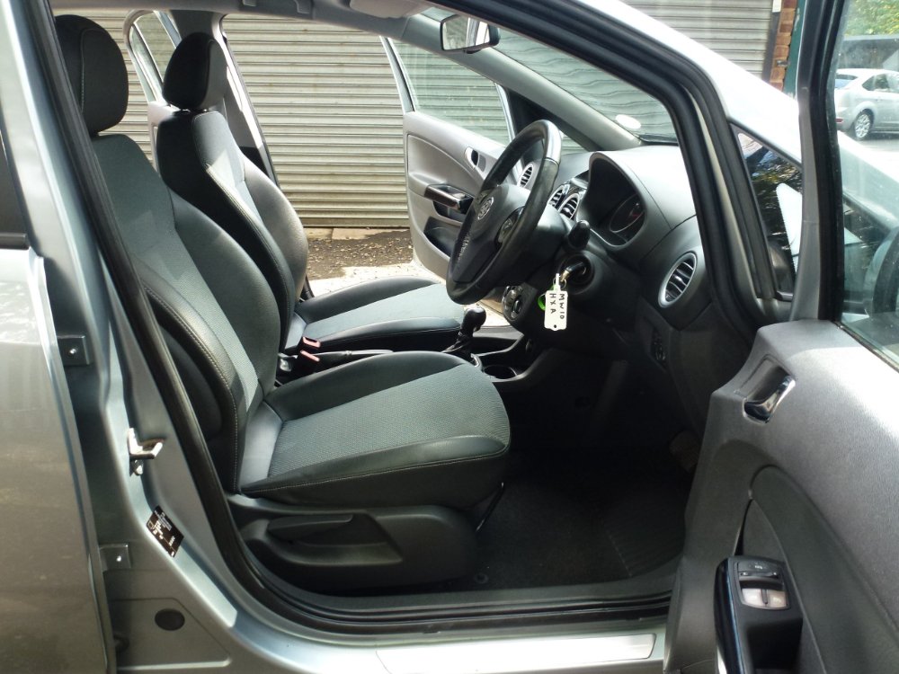 Vauxhall Corsa 1.4i 16v SE Hatchback 5dr Petrol Automatic (a/c) (138 g/km, 99 bhp) - Image 9