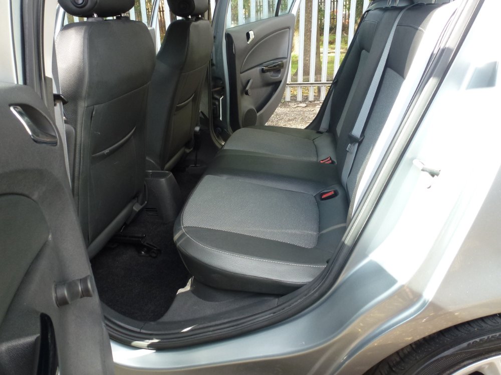 Vauxhall Corsa 1.4i 16v SE Hatchback 5dr Petrol Automatic (a/c) (138 g/km, 99 bhp) - Image 12