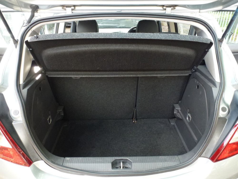 Vauxhall Corsa 1.4i 16v SE Hatchback 5dr Petrol Automatic (a/c) (138 g/km, 99 bhp) - Image 13