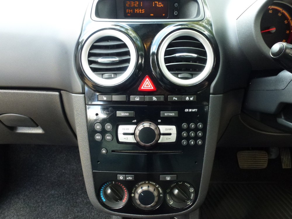 Vauxhall Corsa 1.4i 16v SE Hatchback 5dr Petrol Automatic (a/c) (138 g/km, 99 bhp) - Image 15