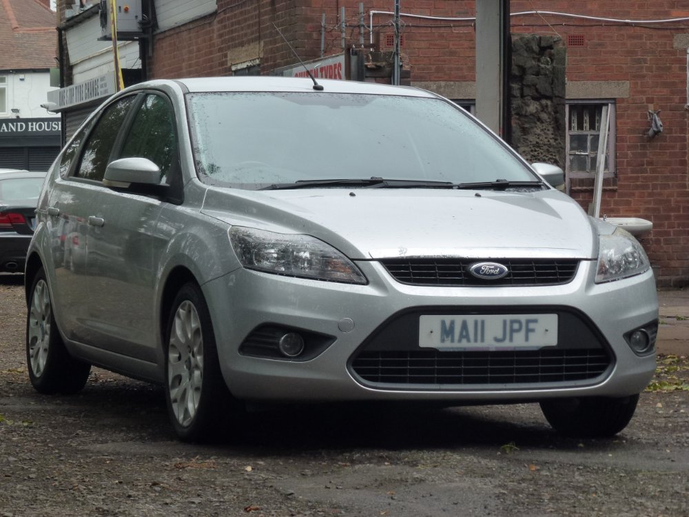 Ford Focus 1.6 Zetec Hatchback 5dr Petrol Manual (159 g/km, 99 bhp) - Image 2