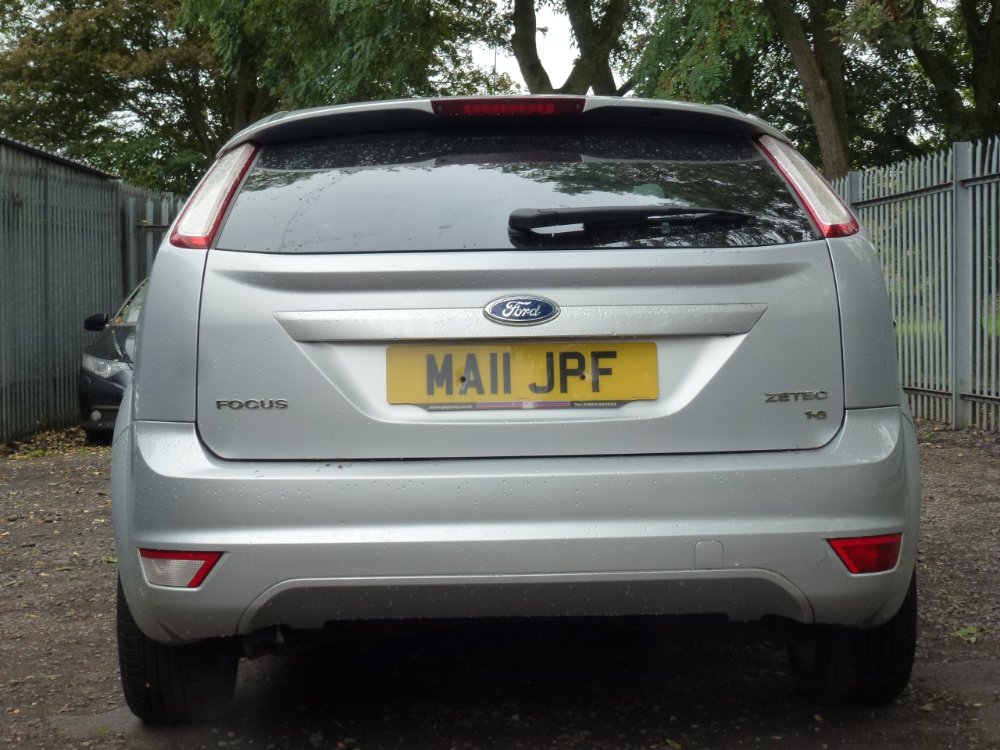 Ford Focus 1.6 Zetec Hatchback 5dr Petrol Manual (159 g/km, 99 bhp) - Image 5