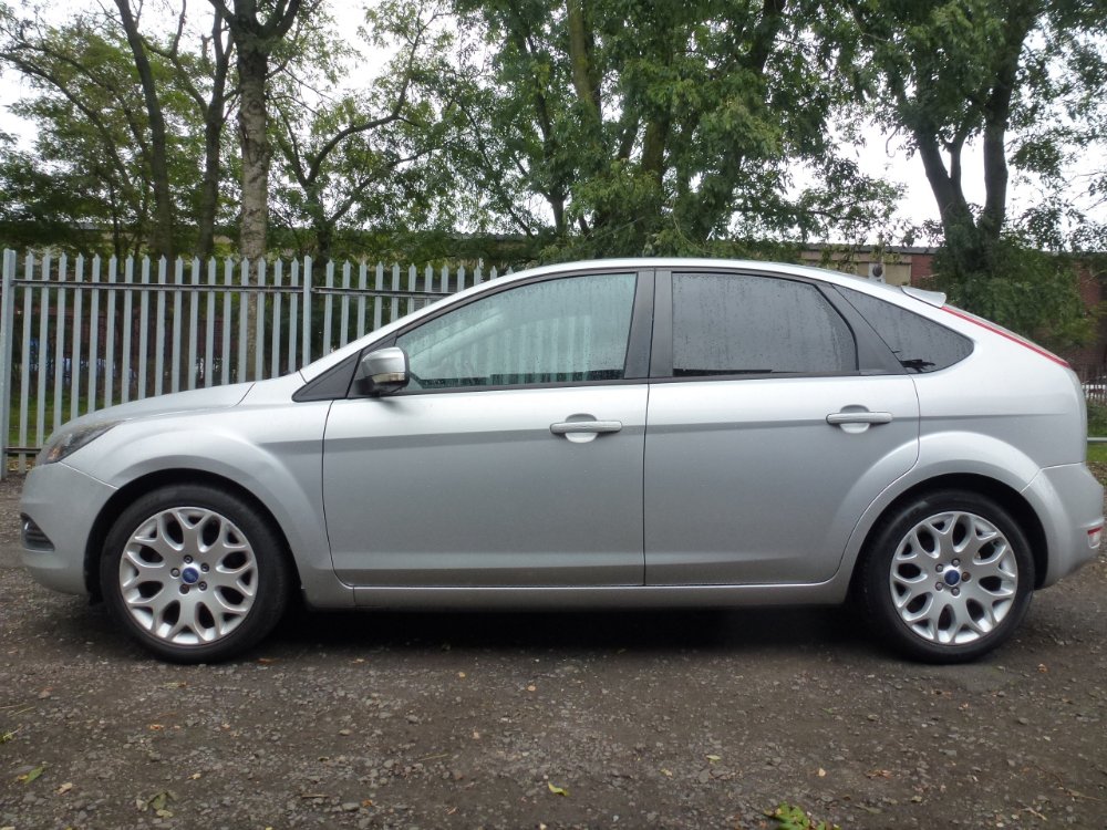 Ford Focus 1.6 Zetec Hatchback 5dr Petrol Manual (159 g/km, 99 bhp) - Image 7