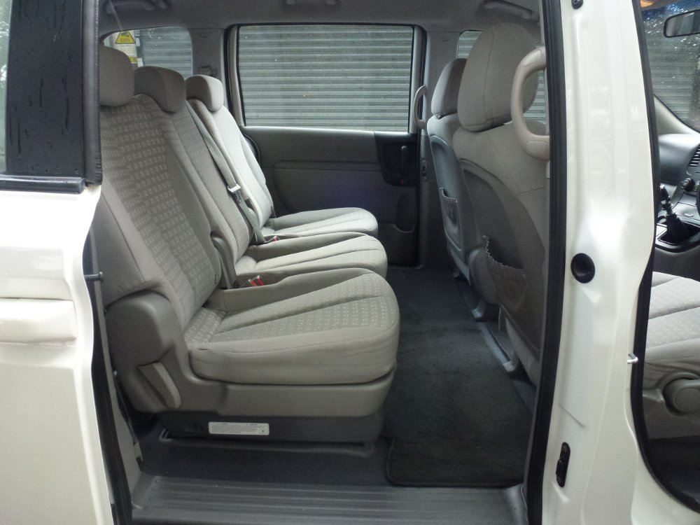 Kia Sedona 2.2 CRDi 1 MPV 5dr Diesel Manual (179 g/km, 192 bhp) - Image 10