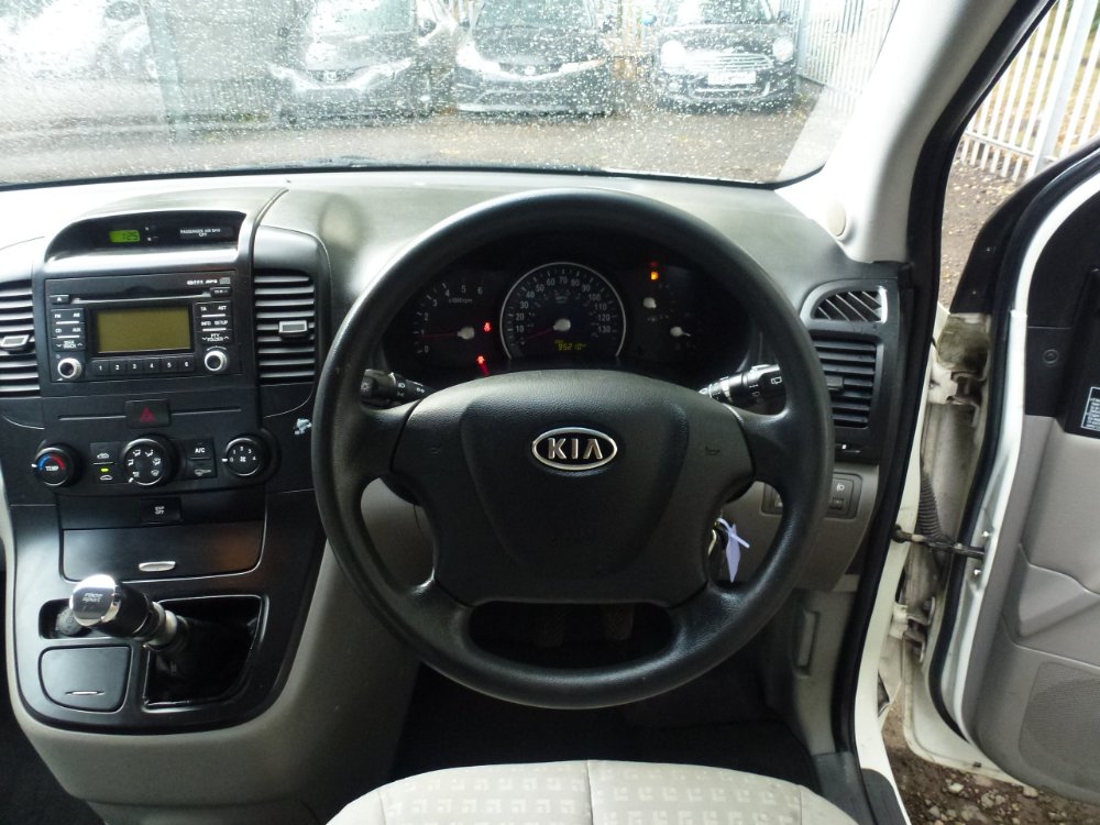 Kia Sedona 2.2 CRDi 1 MPV 5dr Diesel Manual (179 g/km, 192 bhp) - Image 14