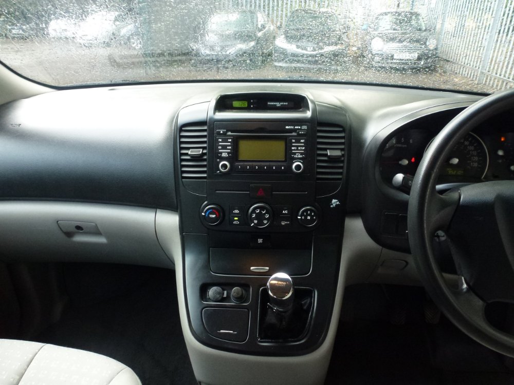 Kia Sedona 2.2 CRDi 1 MPV 5dr Diesel Manual (179 g/km, 192 bhp) - Image 15