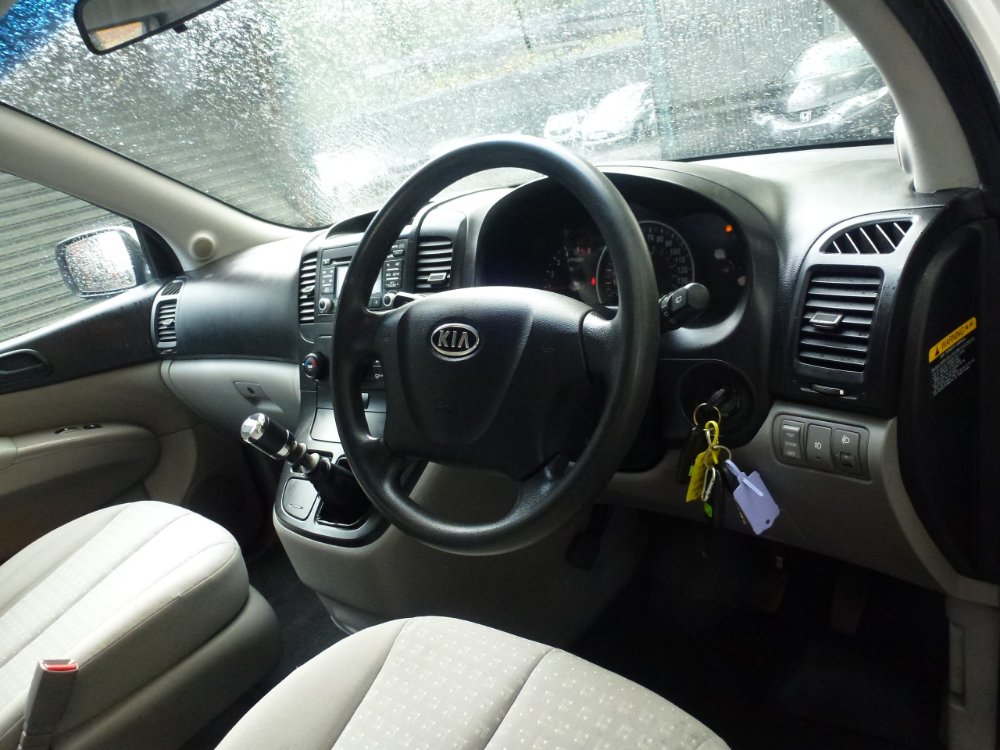 Kia Sedona 2.2 CRDi 1 MPV 5dr Diesel Manual (179 g/km, 192 bhp) - Image 16