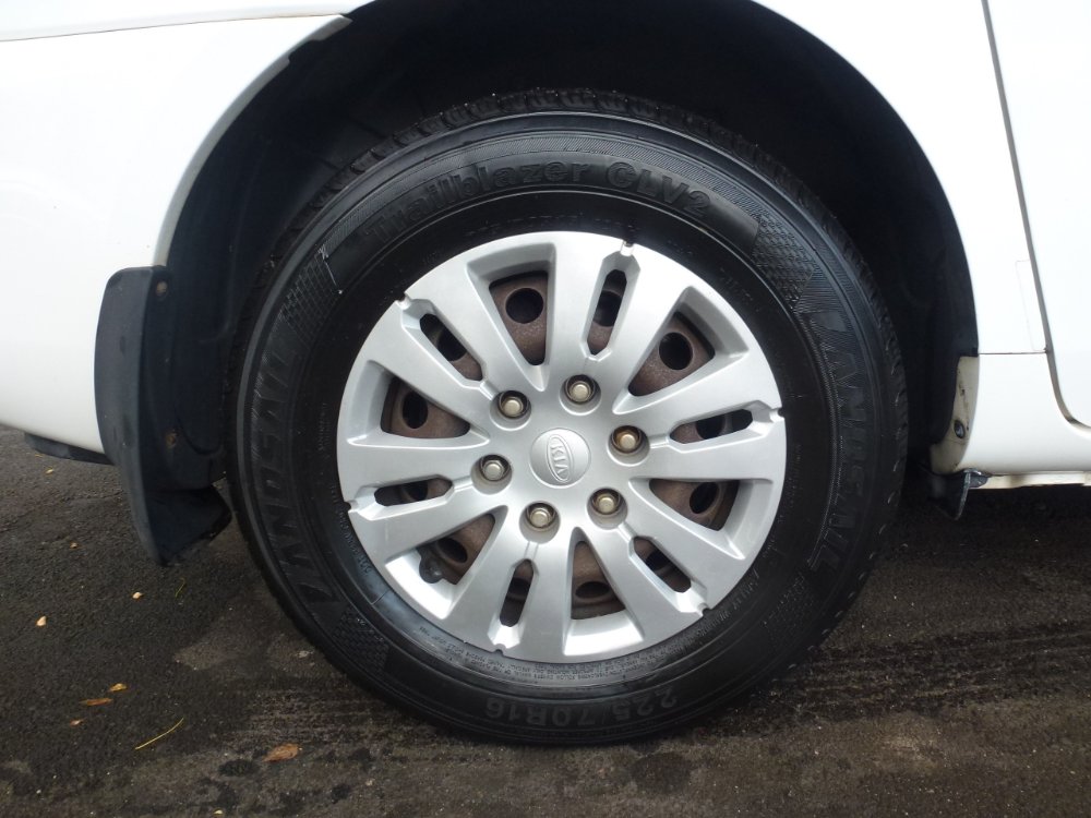 Kia Sedona 2.2 CRDi 1 MPV 5dr Diesel Manual (179 g/km, 192 bhp) - Image 19