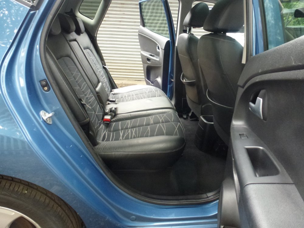 Kia Venga 1.6 EcoDynamics 3 MPV 5dr Petrol Manual Euro 5 (s/s) (123 bhp) - Image 10