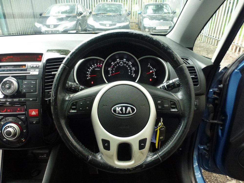 Kia Venga 1.6 EcoDynamics 3 MPV 5dr Petrol Manual Euro 5 (s/s) (123 bhp) - Image 14
