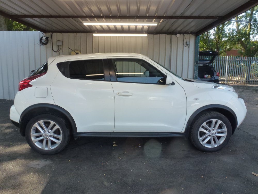Nissan Juke 1.6 DIG-T Tekna SUV 5dr Petrol Manual Euro 5 (190 ps) - Image 6