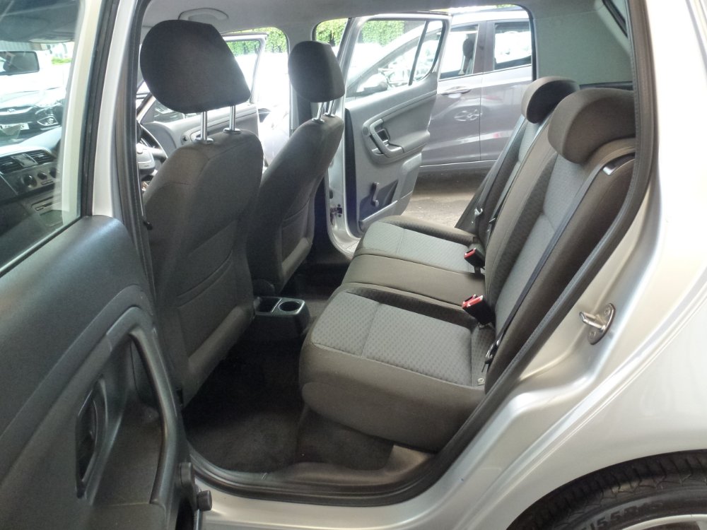 Skoda Fabia 1.2 SE Hatchback 5dr Petrol Manual Euro 5 (69 ps) - Image 9