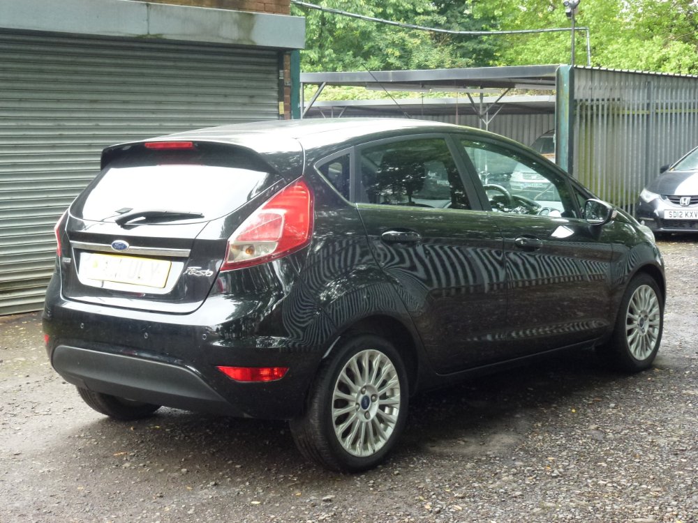 Ford Fiesta 1.0T EcoBoost Titanium Hatchback 5dr Petrol Manual Euro 5 (s/s) (100 ps) - Image 4