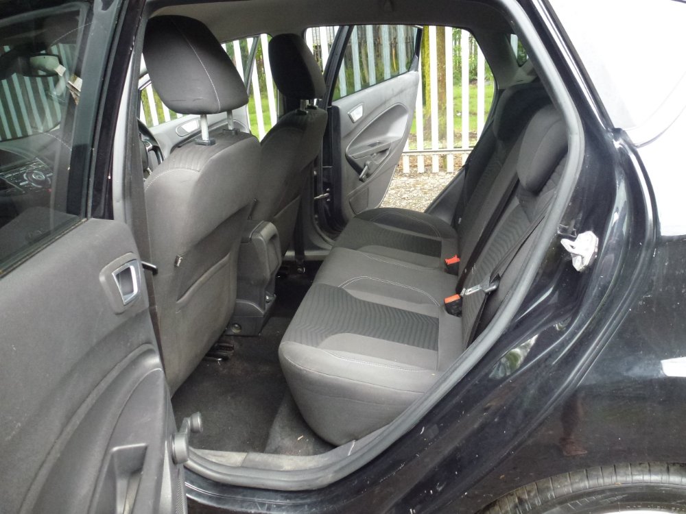 Ford Fiesta 1.0T EcoBoost Titanium Hatchback 5dr Petrol Manual Euro 5 (s/s) (100 ps) - Image 12
