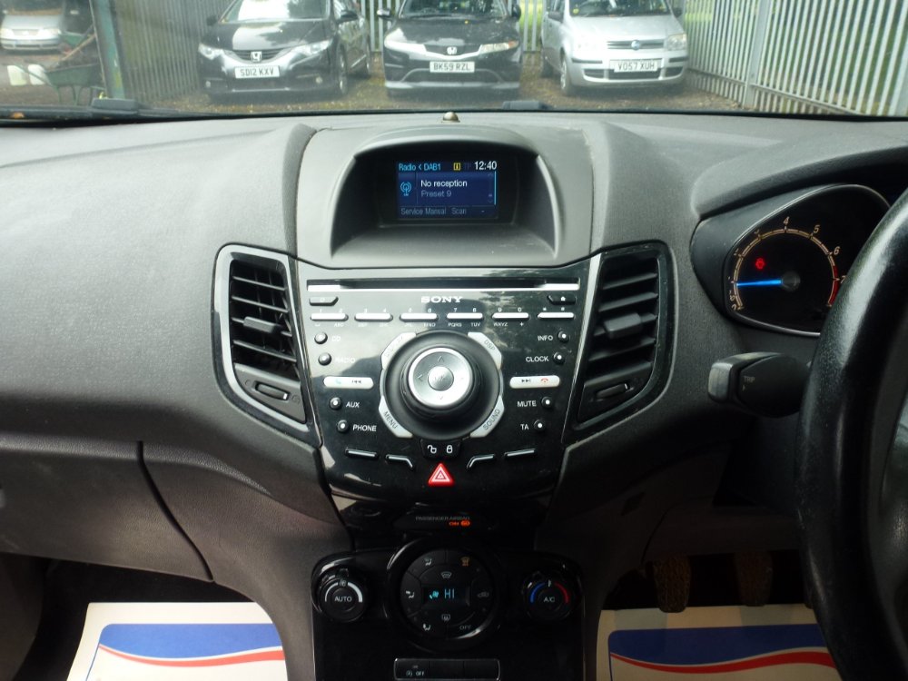 Ford Fiesta 1.0T EcoBoost Titanium Hatchback 5dr Petrol Manual Euro 5 (s/s) (100 ps) - Image 14