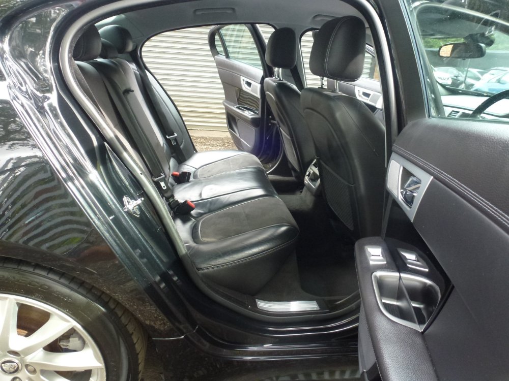 Jaguar XF 2.2d Sport Saloon 4dr Diesel Auto Euro 5 (s/s) (200 ps) - Image 10