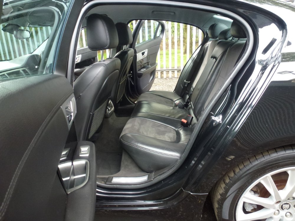 Jaguar XF 2.2d Sport Saloon 4dr Diesel Auto Euro 5 (s/s) (200 ps) - Image 12