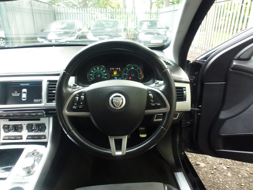 Jaguar XF 2.2d Sport Saloon 4dr Diesel Auto Euro 5 (s/s) (200 ps) - Image 13