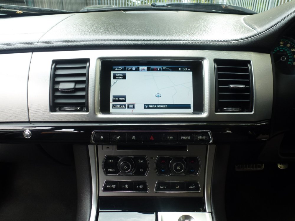 Jaguar XF 2.2d Sport Saloon 4dr Diesel Auto Euro 5 (s/s) (200 ps) - Image 14