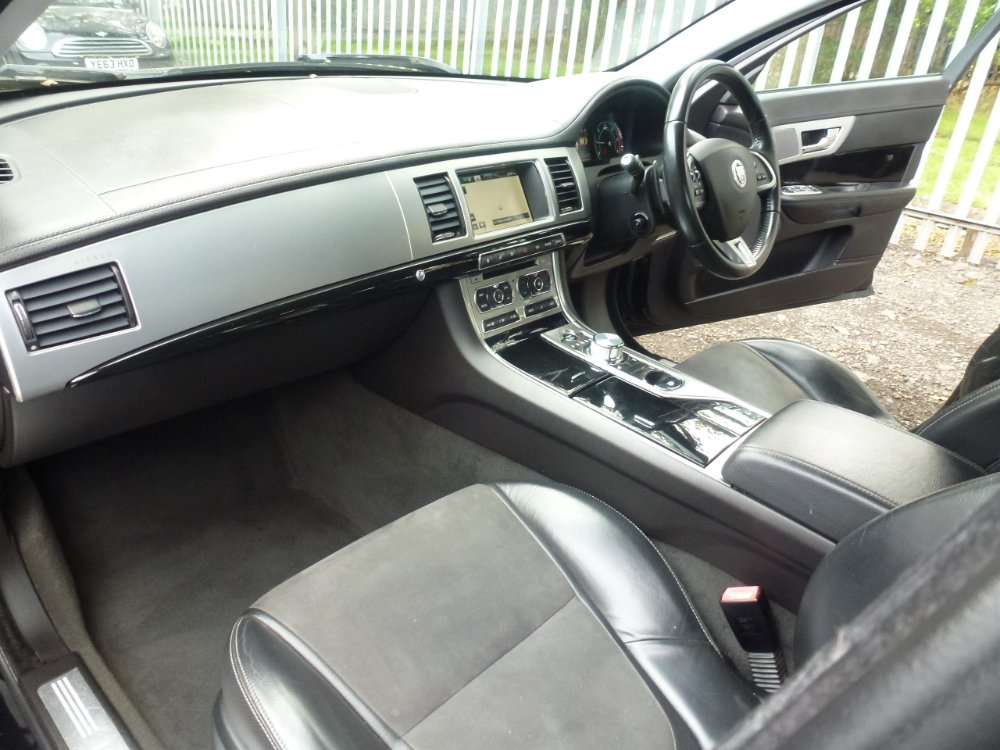 Jaguar XF 2.2d Sport Saloon 4dr Diesel Auto Euro 5 (s/s) (200 ps) - Image 16