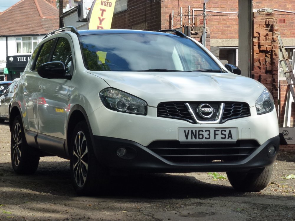Nissan Qashqai 1.6 360 SUV 5dr Petrol Manual 2WD Euro 5 (117 ps) - Image 2