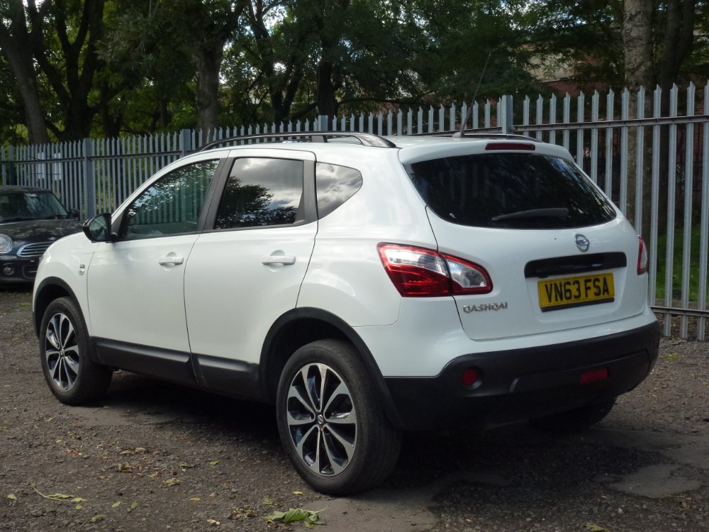 Nissan Qashqai 1.6 360 SUV 5dr Petrol Manual 2WD Euro 5 (117 ps) - Image 3