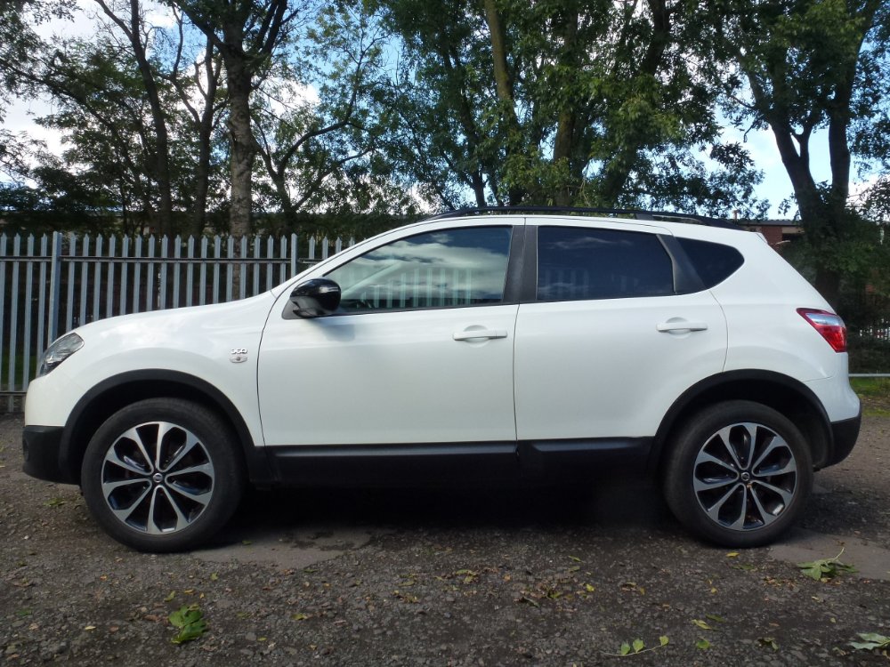 Nissan Qashqai 1.6 360 SUV 5dr Petrol Manual 2WD Euro 5 (117 ps) - Image 7
